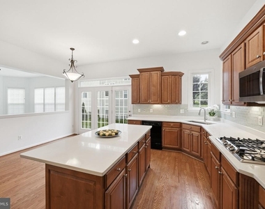 21817 Wingfoot Court - Photo Thumbnail 14