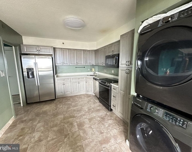 3709 S George Mason Drive - Photo Thumbnail 12