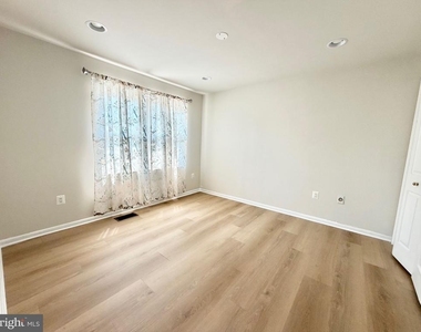 13767 Marsden Court - Photo Thumbnail 11