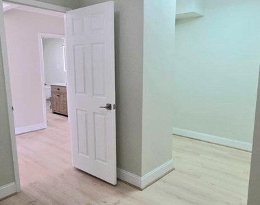 3705 S George Mason Drive - Photo Thumbnail 11