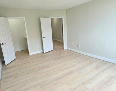 3705 S George Mason Drive - Photo Thumbnail 8