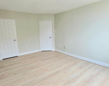 3705 S George Mason Drive - Photo Thumbnail 9