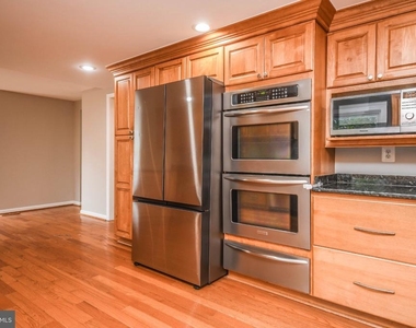 9627 Locust Hill Drive - Photo Thumbnail 19