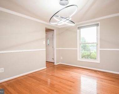 9627 Locust Hill Drive - Photo Thumbnail 16