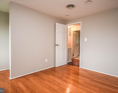 9627 Locust Hill Drive - Photo Thumbnail 37