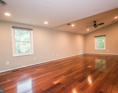 9627 Locust Hill Drive - Photo Thumbnail 24