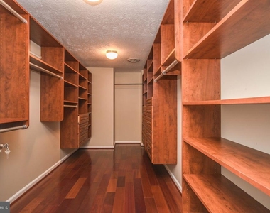 9627 Locust Hill Drive - Photo Thumbnail 34