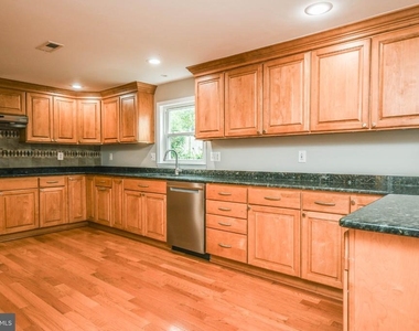 9627 Locust Hill Drive - Photo Thumbnail 22