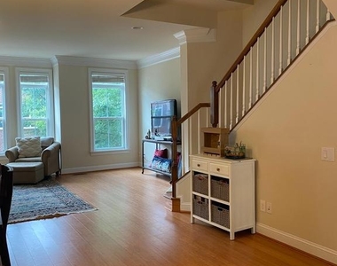 9532 Canonbury Square - Photo Thumbnail 16