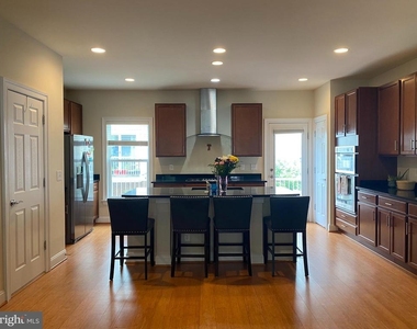 9532 Canonbury Square - Photo Thumbnail 5