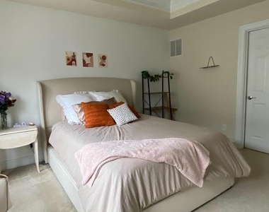 9532 Canonbury Square - Photo Thumbnail 27