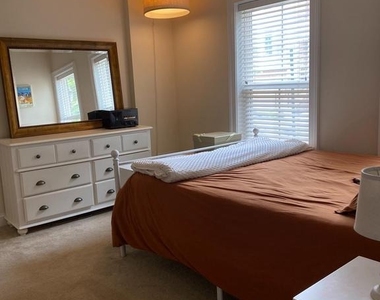 9532 Canonbury Square - Photo Thumbnail 2