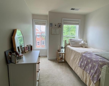 9532 Canonbury Square - Photo Thumbnail 40