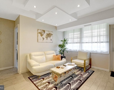 3709 S George Mason Drive - Photo Thumbnail 8