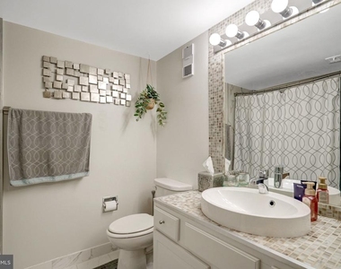 3709 S George Mason Drive - Photo Thumbnail 22