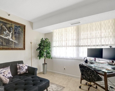3709 S George Mason Drive - Photo Thumbnail 26