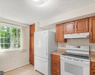 11510 Underoak Court - Photo Thumbnail 12