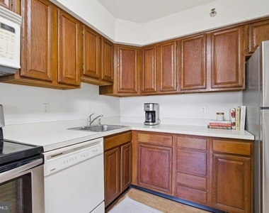 3709 South George Mason Drive - Photo Thumbnail 15