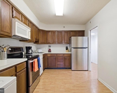 3709 South George Mason Drive - Photo Thumbnail 13