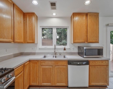 14844 Edman Circle - Photo Thumbnail 15