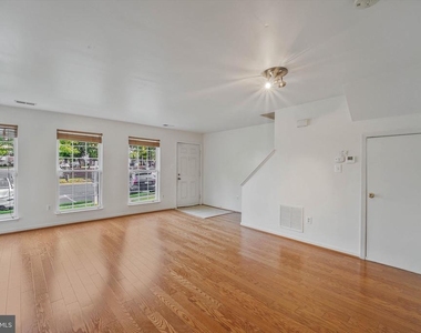 14844 Edman Circle - Photo Thumbnail 6