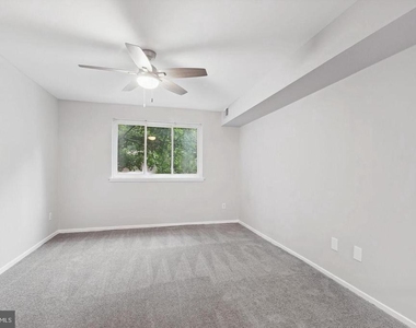 1635 Parkcrest Circle - Photo Thumbnail 13