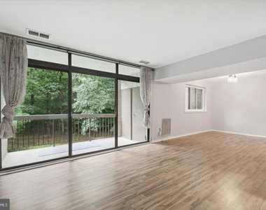 1635 Parkcrest Circle - Photo Thumbnail 9