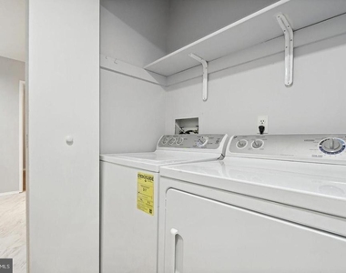 1635 Parkcrest Circle - Photo Thumbnail 19