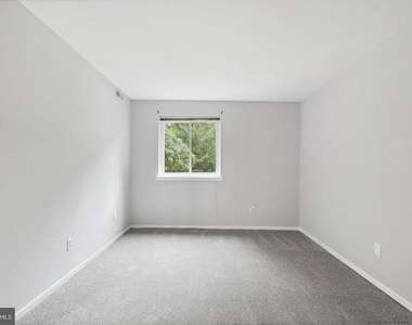 1635 Parkcrest Circle - Photo Thumbnail 18