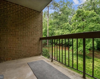 1635 Parkcrest Circle - Photo Thumbnail 11