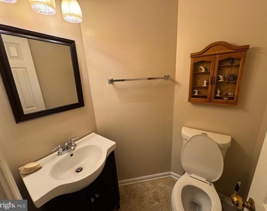 9685 Woodhenge Court - Photo Thumbnail 11