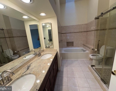 9685 Woodhenge Court - Photo Thumbnail 18