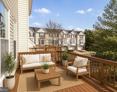 5957 Earlston Court - Photo Thumbnail 10