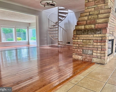 5350 Ravensworth Road - Photo Thumbnail 3