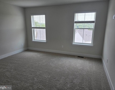 180 Sioux Loop - Photo Thumbnail 9