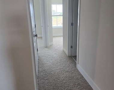 180 Sioux Loop - Photo Thumbnail 11