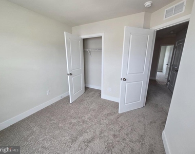180 Sioux Loop - Photo Thumbnail 8