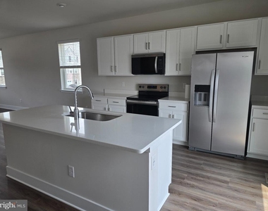 180 Sioux Loop - Photo Thumbnail 3