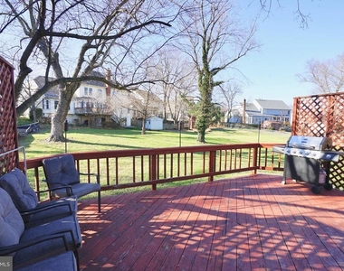 4218 University Drive - Photo Thumbnail 2