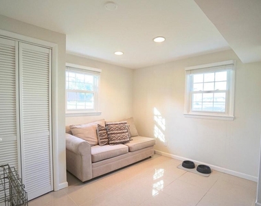 4218 University Drive - Photo Thumbnail 20