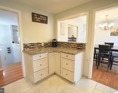 4218 University Drive - Photo Thumbnail 6