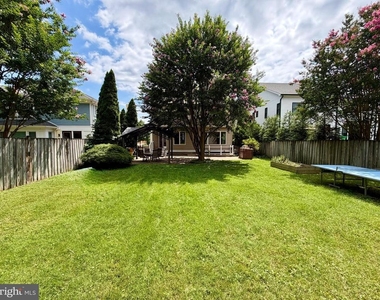 904 Lincoln Avenue - Photo Thumbnail 3