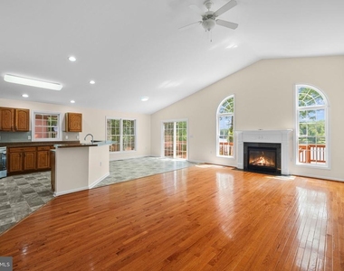 686 Lake Caroline Drive - Photo Thumbnail 7