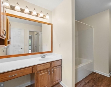 686 Lake Caroline Drive - Photo Thumbnail 16