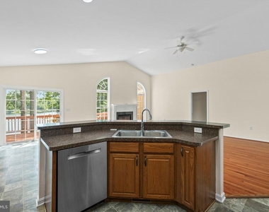 686 Lake Caroline Drive - Photo Thumbnail 11