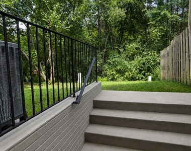 987 Longview Lane - Photo Thumbnail 33