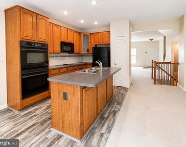 987 Longview Lane - Photo Thumbnail 13