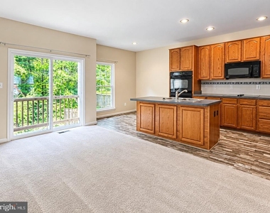 987 Longview Lane - Photo Thumbnail 14