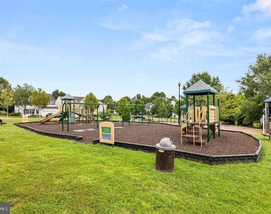 987 Longview Lane - Photo Thumbnail 5
