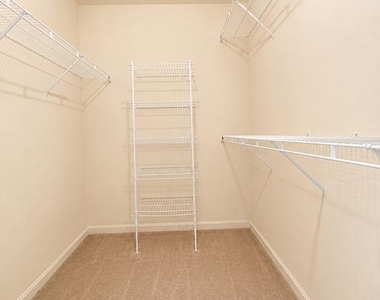 987 Longview Lane - Photo Thumbnail 21